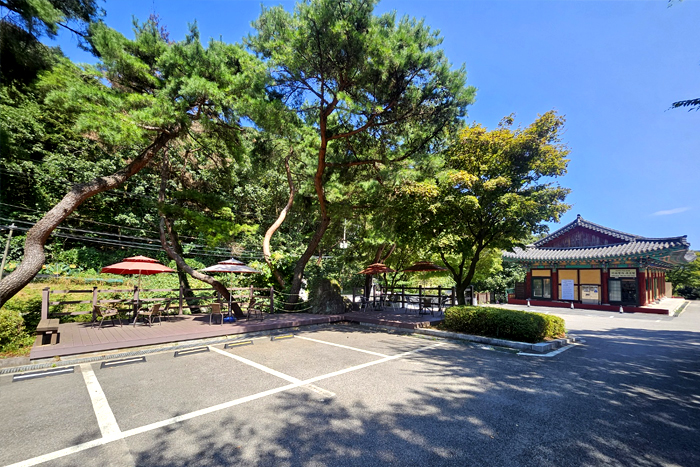 납골당